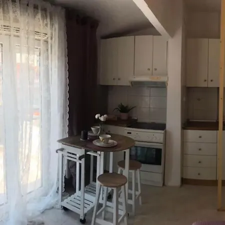 Apartman Lovely Studio Rooftop Nest Down Town *