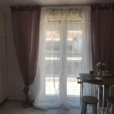 Apartman Lovely Studio Rooftop Nest Down Town