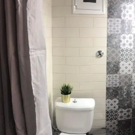 Lovely Studio Rooftop Nest Down Town Apartman